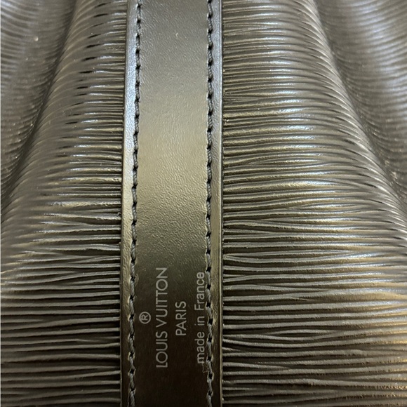 Authentic Louis Vuitton Epi Petit Noe in Black - Picture 12 of 15